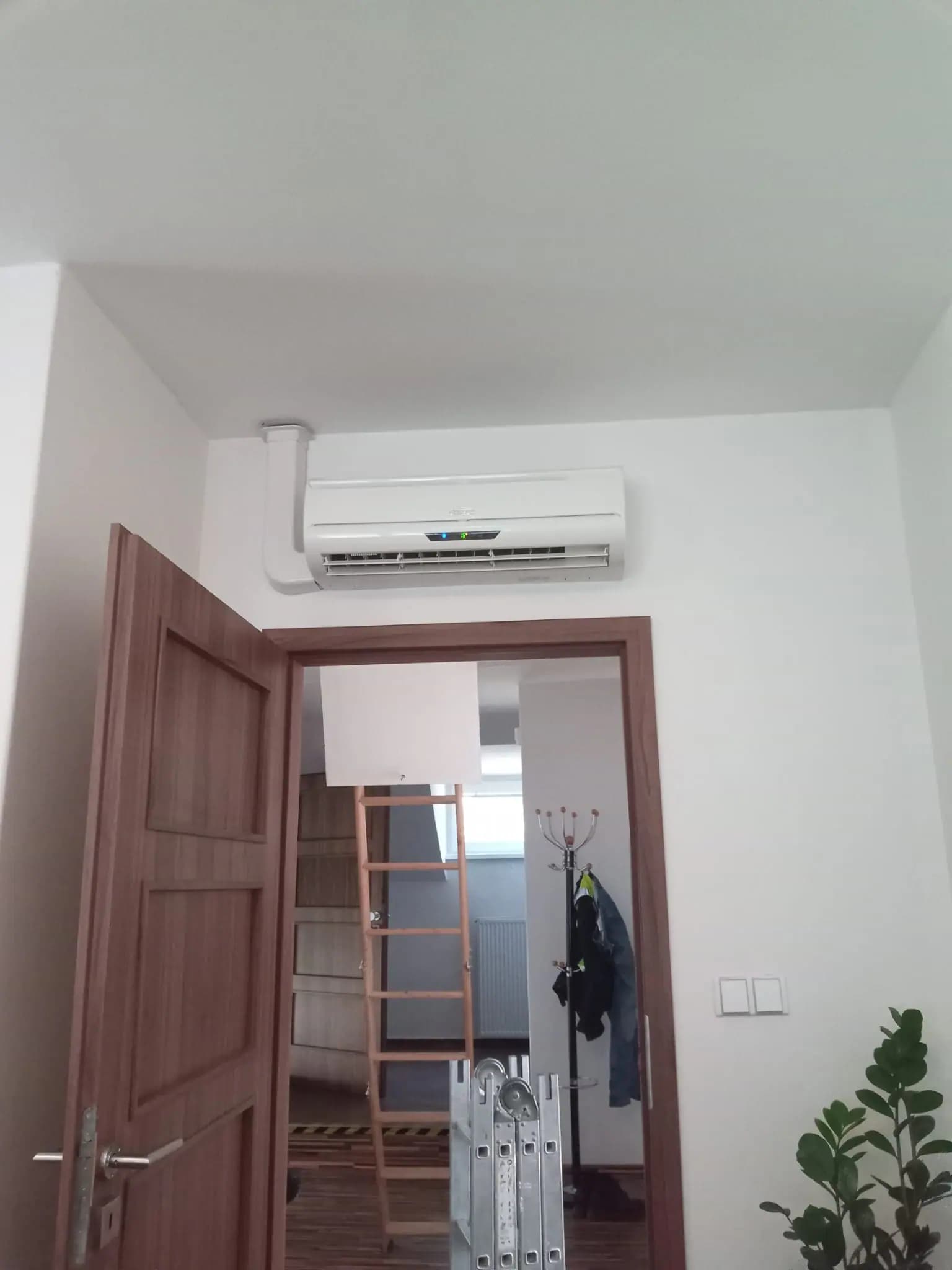 Klimatizační jednotka v kuchyni